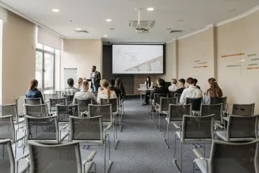 Formation des élus CSE : qui paie et comment anticiper les coûts ?