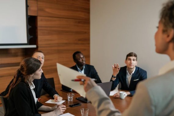 Leadership efficace : 5 piliers pour transformer vos équipes