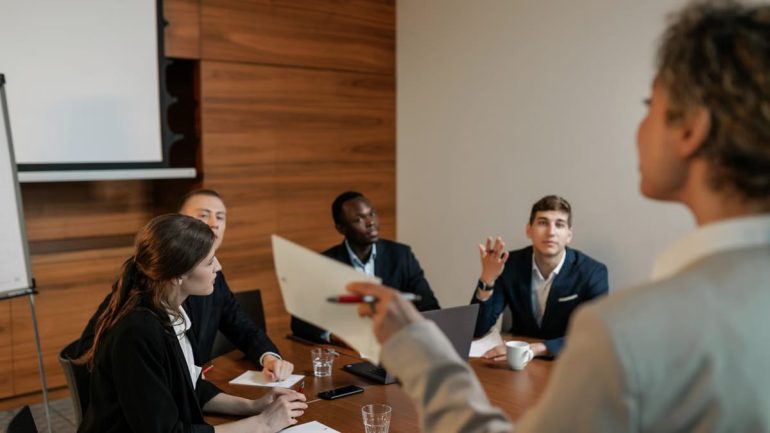 Leadership efficace : 5 piliers pour transformer vos équipes