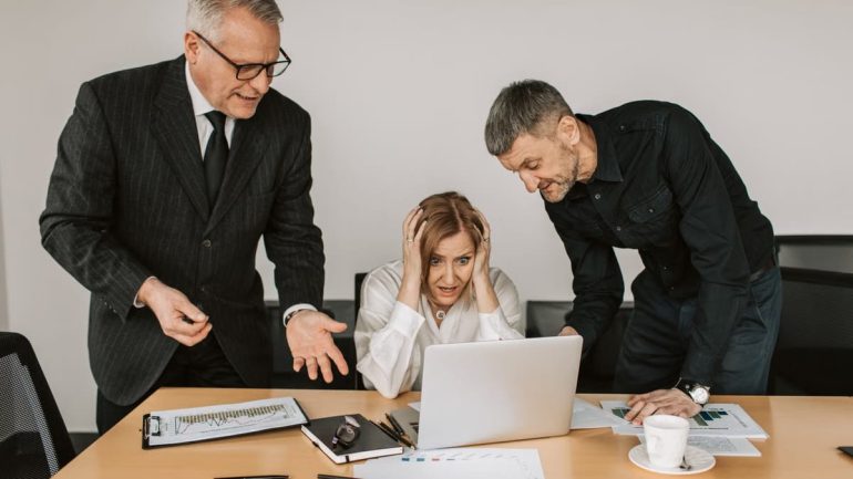 Leadership en crise : 5 décisions qui sauvent les entreprises